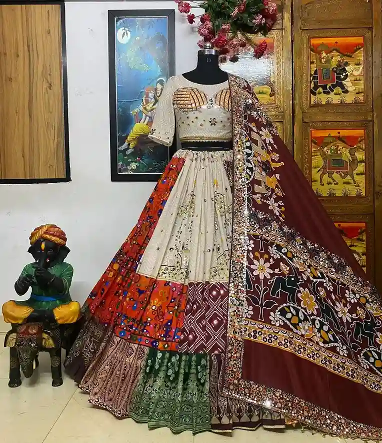 Regal Heritage Patchwork Chaniya Choli – A Tapestry of Tradition and Elegance - Image 2