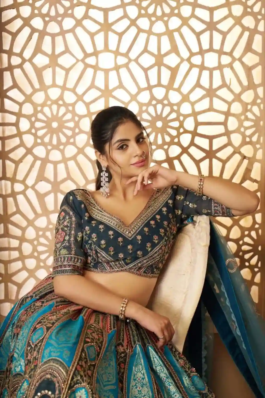 Royal Blue & Teal Banarasi Lehenga Choli – A Celebration of Regal Craftsmanship - Image 4